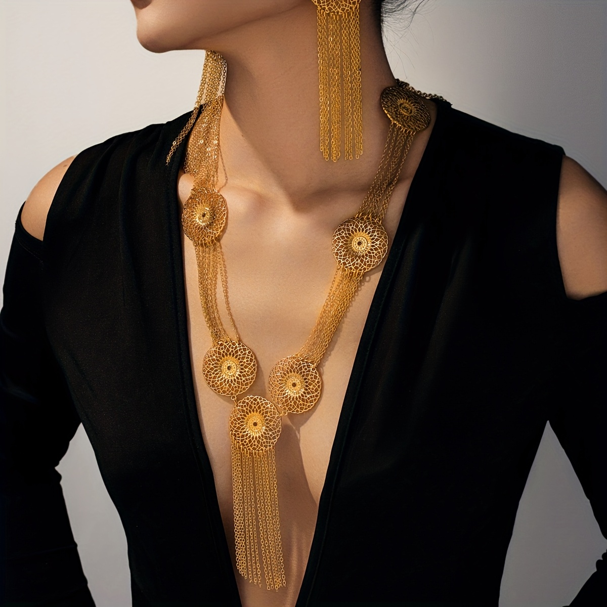 Geometric Metal Discs Necklace and Earrings Set